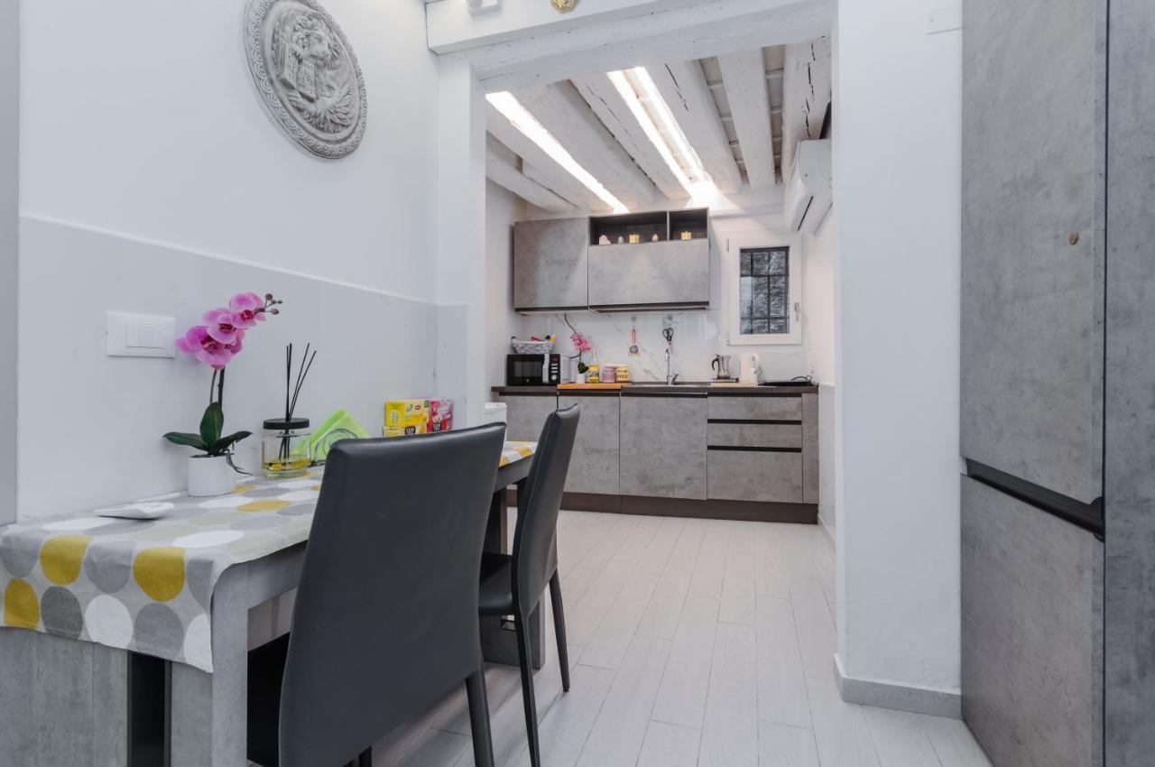 Palazzo Dolfin - Piazza San Marco Lovely Apartment Венеция Екстериор снимка