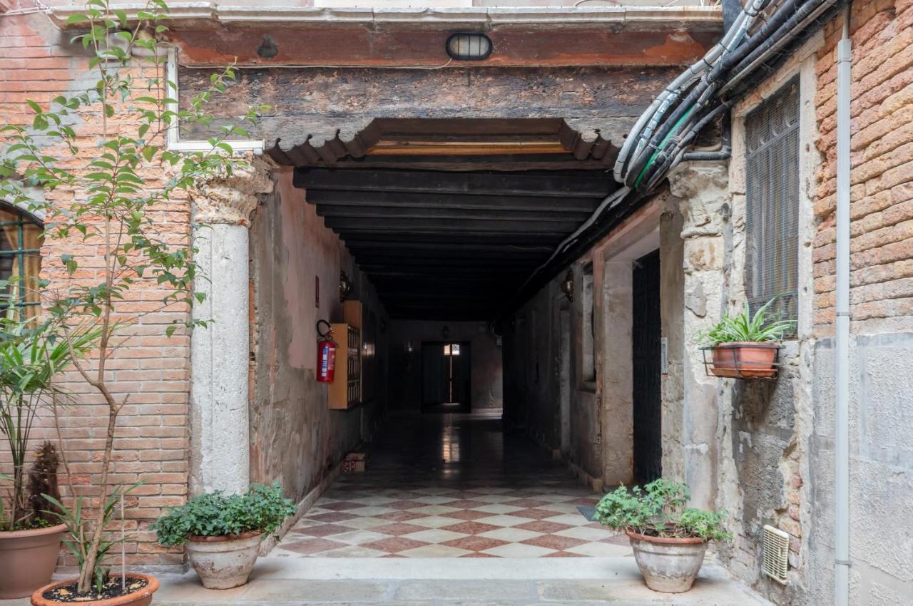 Palazzo Dolfin - Piazza San Marco Lovely Apartment Венеция Екстериор снимка